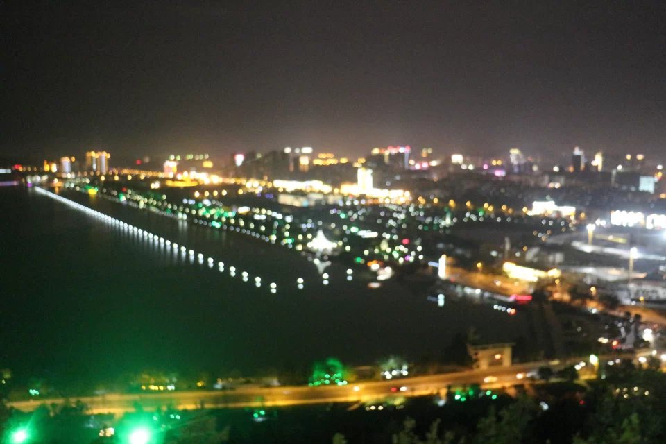 山上 云龙 摄影/观景台上俯瞰美丽徐州的夜景